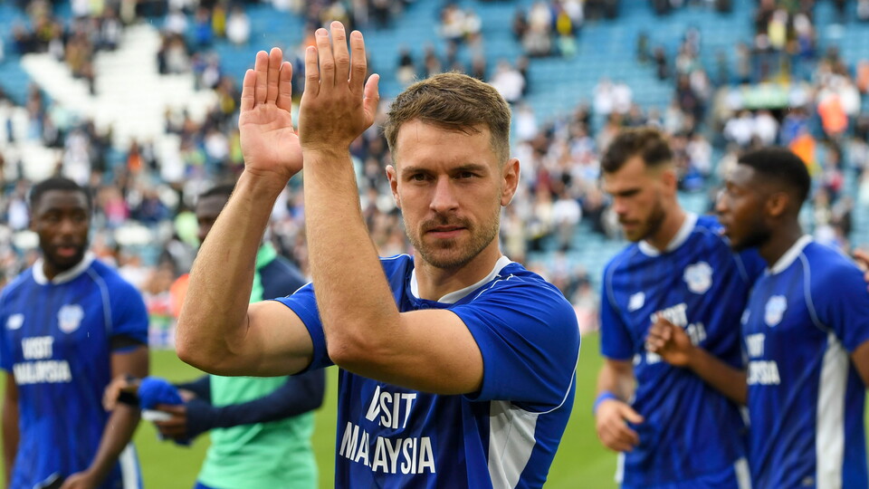 Aaron Ramsey clapping