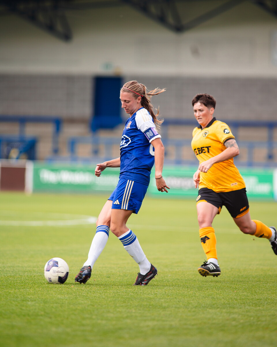 Women's match action from Wolves v City