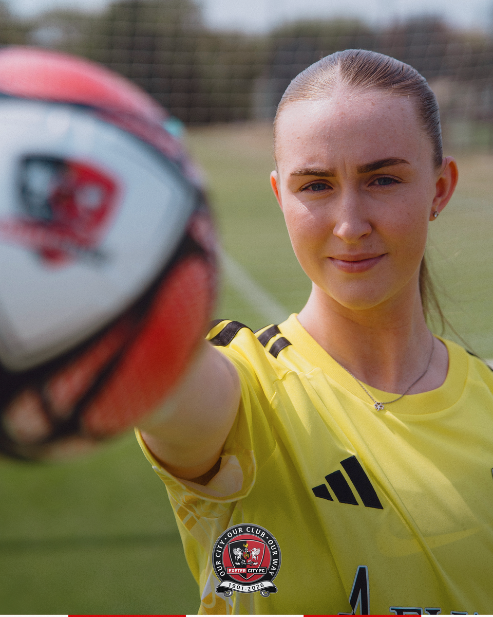 Image of Erin Foley holding a ball
