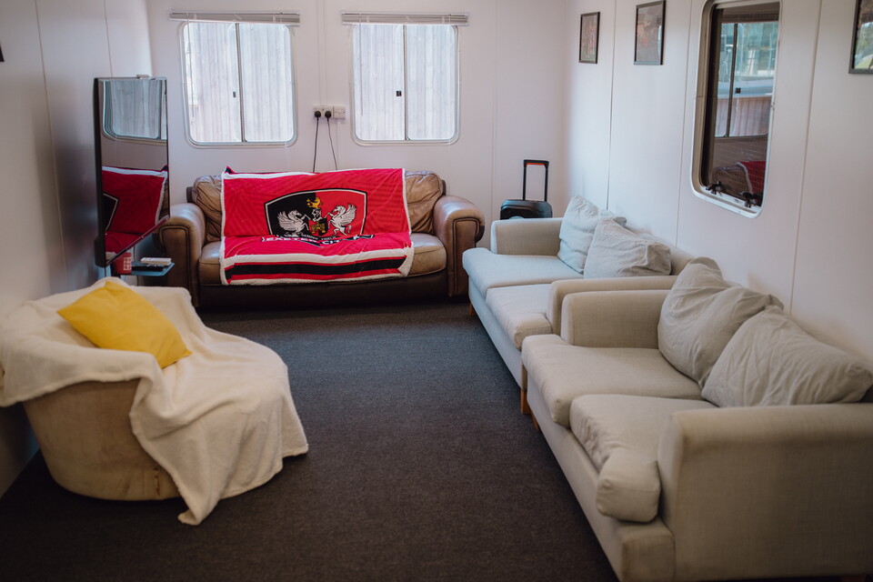 Image of the social area in the new women's hub.