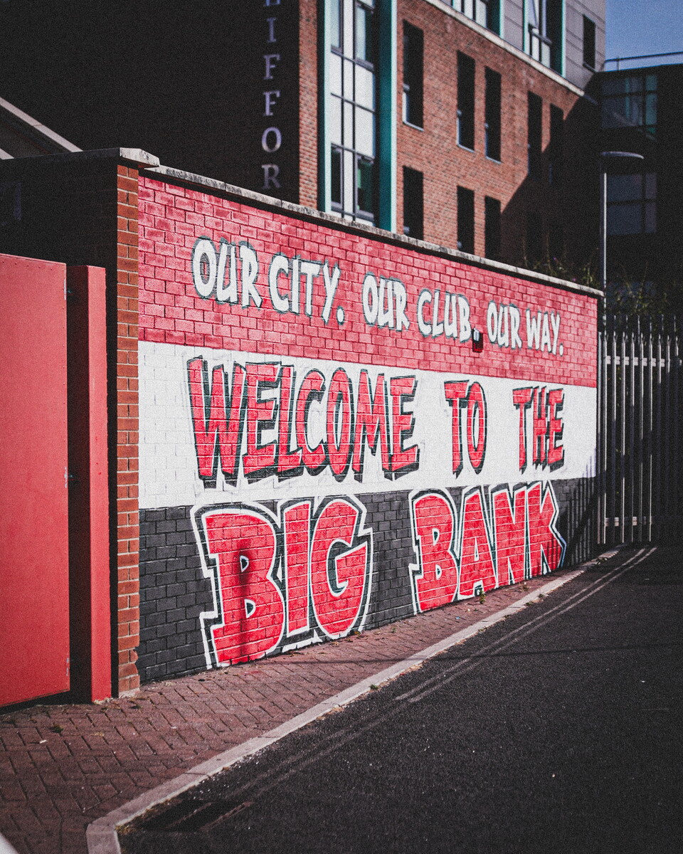 Big Bank Feature Wall