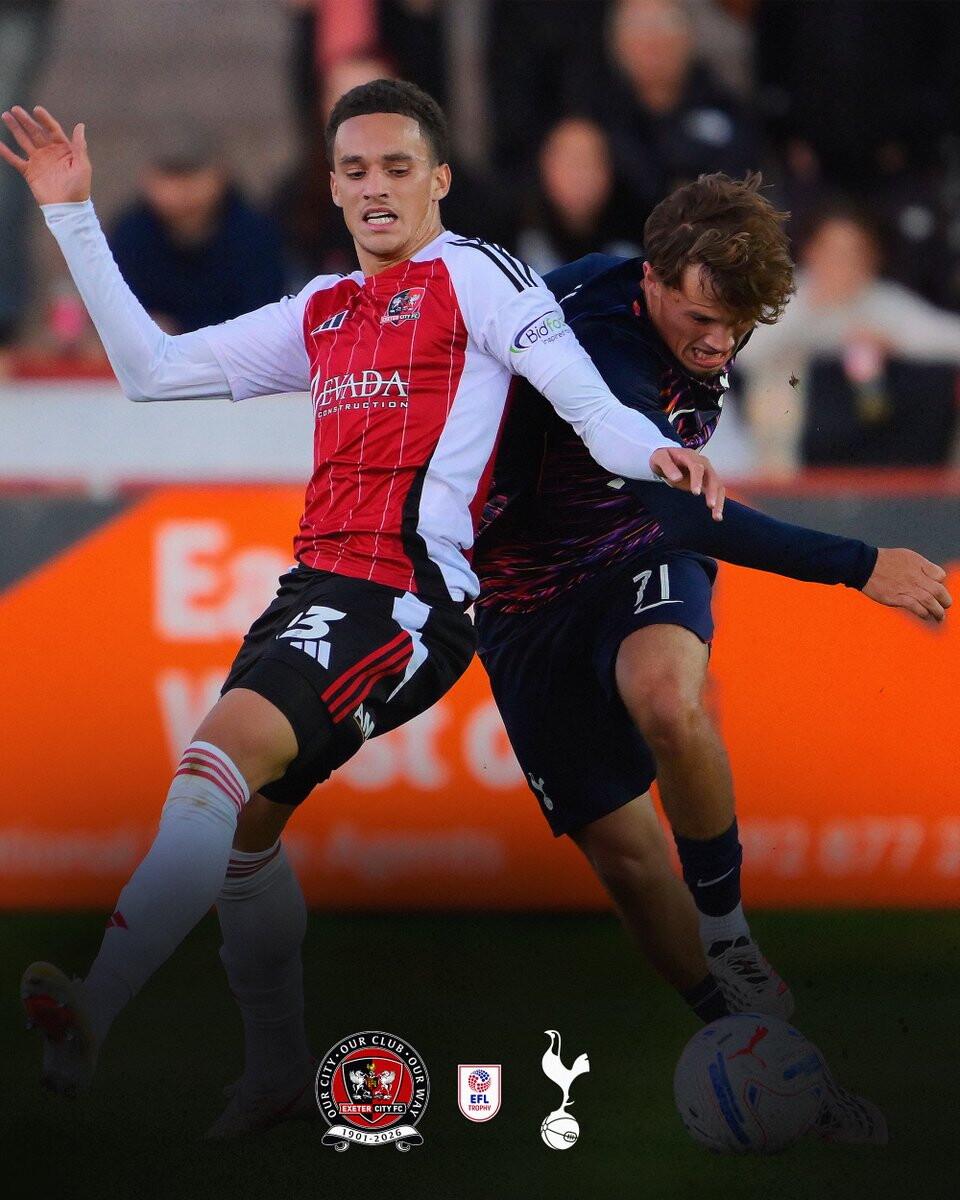 Ethan Sutherland battles for the ball