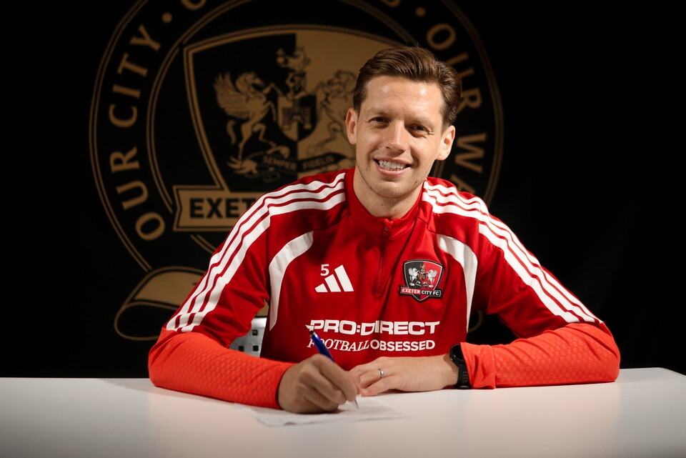 Jack Fitzwater signing contract